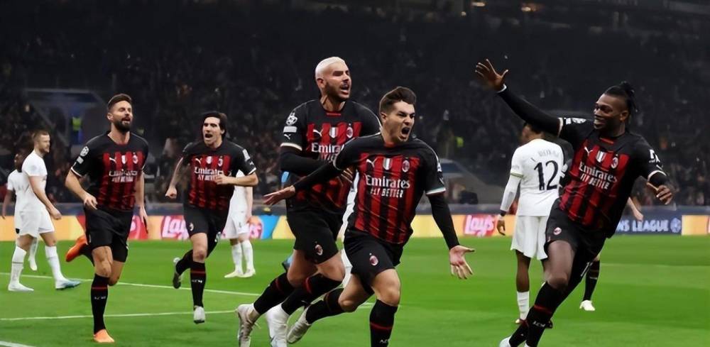  拉斯帕多里单刀赴会，那不勒斯客场小胜维罗纳续领跑