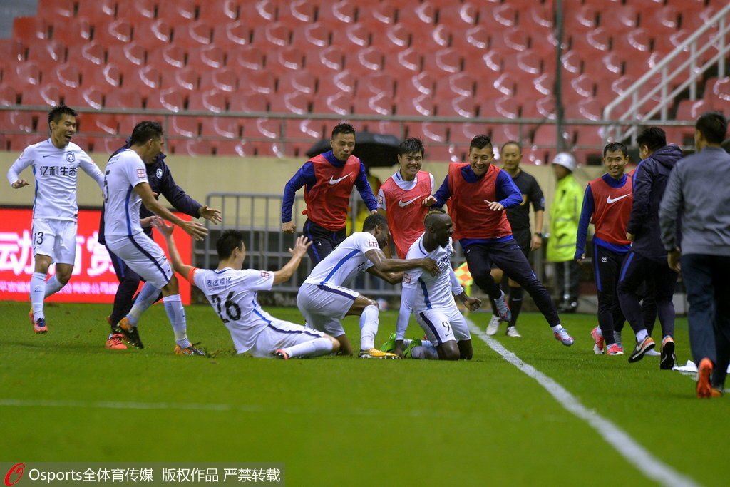  兰斯青年军敢打敢拼，法甲保级关键战收获三分