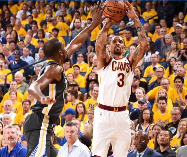  斯图加特老将宝刀不老，关键进球助力保级